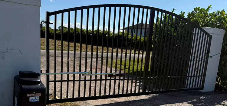 Driveway Fence Repair Poinciana